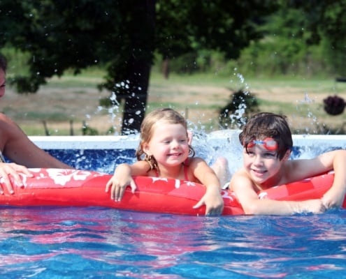 How an above ground pool brings families together