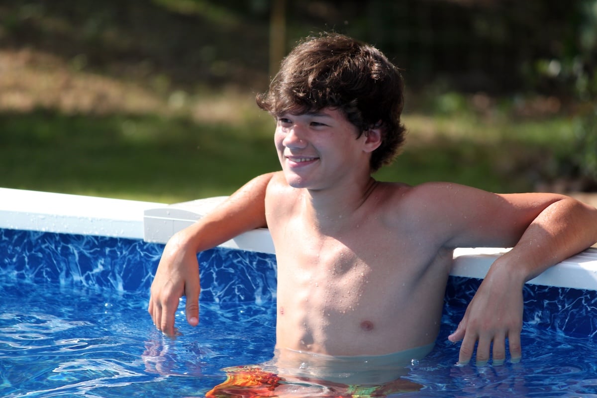 kids in the pool