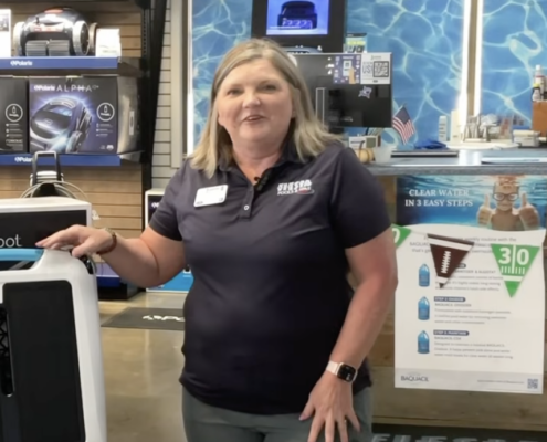 Kelly Helps You Get Rid of Leaves in Your Pool